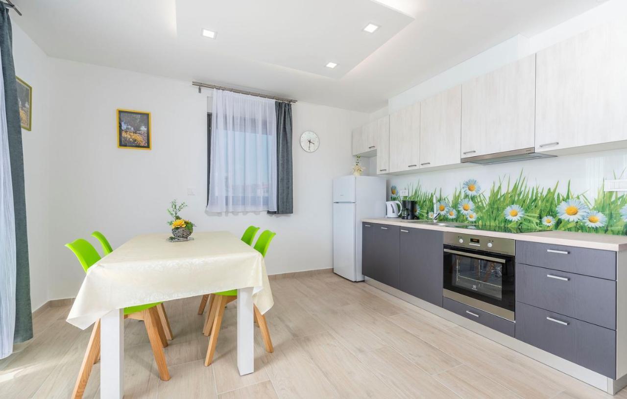 Apart Residence Blue Sea โปเรช ภายนอก รูปภาพ